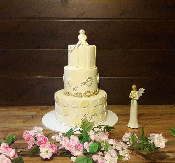 کیک تولد خرسی سفید