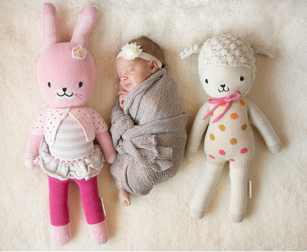 عکاسی نوزاد با عروسک